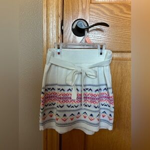 Girls Old Navy pattern sweater skirt with tie belt, size M (8)